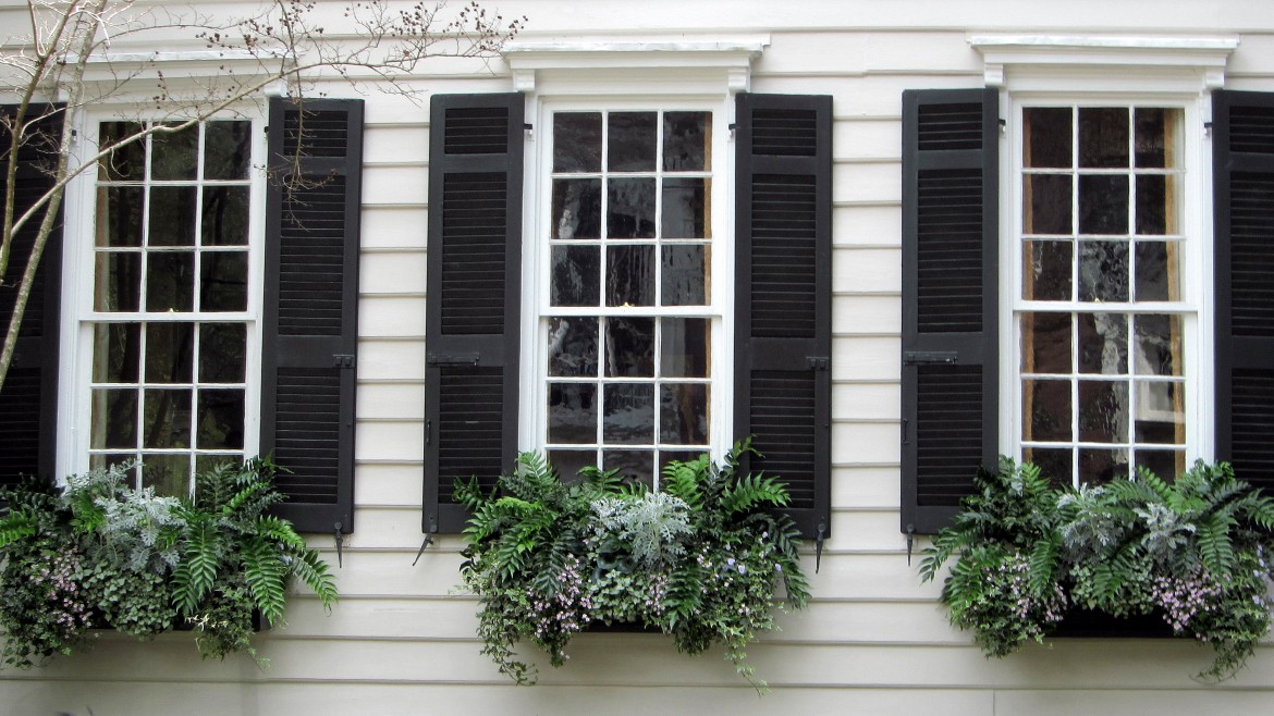 4 Reasons to Shop Local for Nashville Area Window Shutters